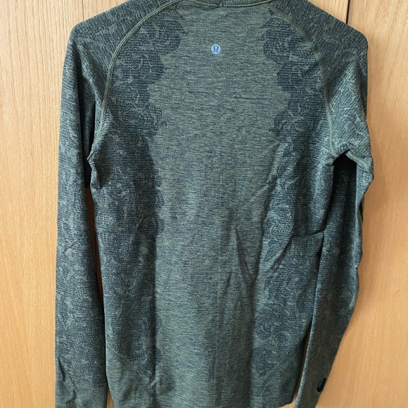 Lululemon long sleeve shirt, beautiful pattern of flowers. Olive green, like new - Picture 8 of 12